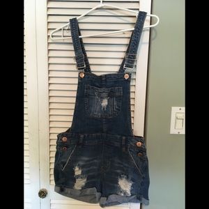 Overall shorts